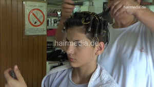 6219 Four girls: smoking bobed Bojana shampoo by barber, haircut vintage wetset