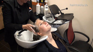 7041 Godelieve 2 shampooing in other salon and trim