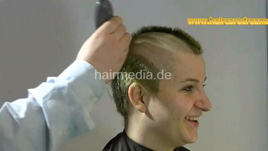 80216 Sonia cut Glatze going bald headshave by barber