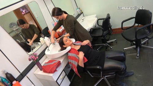 8300 VanessaDG by SarahS 2 Backward Shampoo