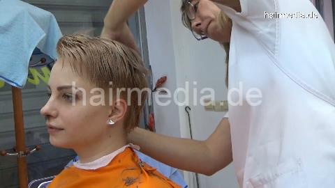 8400 Angela 3 haircut and buzz in barbershop by female barber Jelena