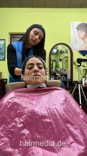 Cargar imagen en el visor de la galería, 1249 AliciaN 1 by Magui and barber backward shampooing multicaped - vertical video