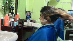 1252 AliciaN 1 dry haircut by barber