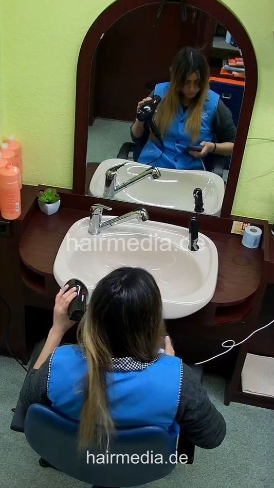 1252 AliciaN 3 self blow multicaped - vertical video
