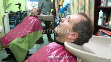 2304 AndreasL 1 backward shampooing by barber