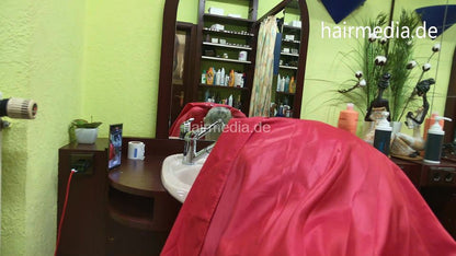 2303 new barberette Anna 1 forward shampooing by barber backview