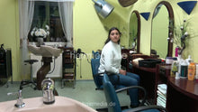 Carica l&#39;immagine nel visualizzatore di Gallery, 6231 AntoniaMZ by Nora 1 teen barberette student backward shampooing in blue apron
