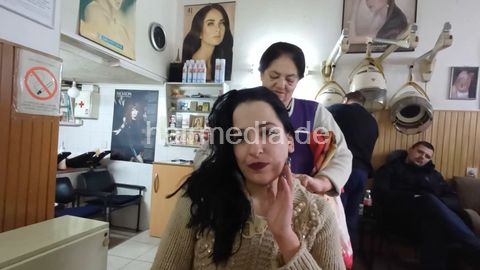 BJS Girls BojanaVL - coloring shampoo cut and wetset by mature hairdresser