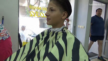 Carica l&#39;immagine nel visualizzatore di Gallery, 8402 Bojana chewing teen 1 undercut in barbershop by female barber JelenaB