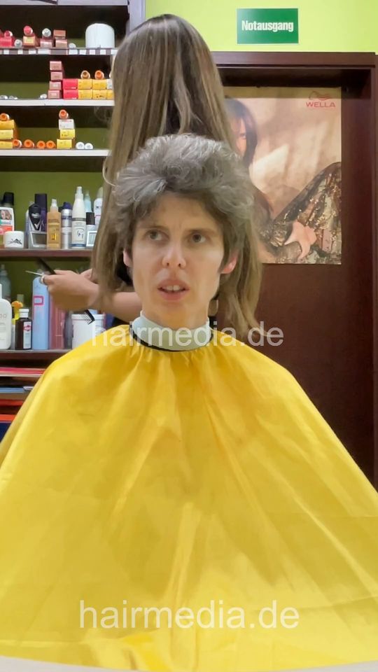 1256 CarolaT 2024 session 4 dry haircut by barberette Zoya, multicaped vertical video