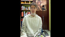 Charger l&#39;image dans la galerie, 1256 CarolaT 2 forward hair ear and face shampooing by barber - facecam