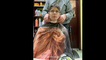 Load image into Gallery viewer, 1256 CarolaT 2 forward hair ear and face shampooing by barber - facecam