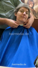 将图片加载到图库查看器，1256 Christiane 1 forward hair ear and face shampooing by barber