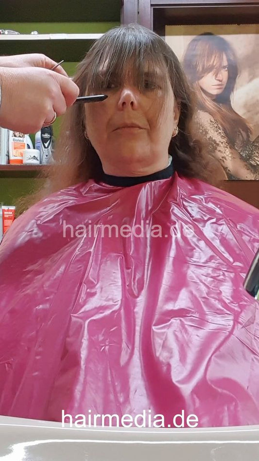 6228 ClaudiaD by barber 1 dry haircut - vertical video