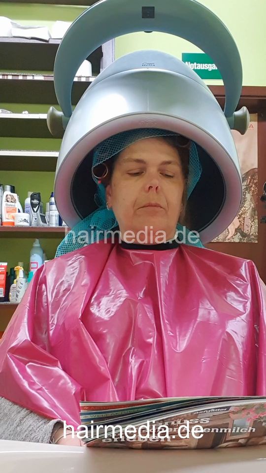 6228 ClaudiaD by barber 3 strong wetset  - vertical video