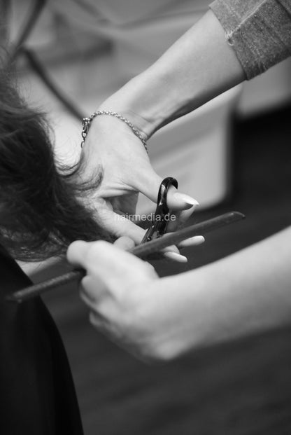 847 JuliaR by LeonieS caping and drycut electric chair pictures