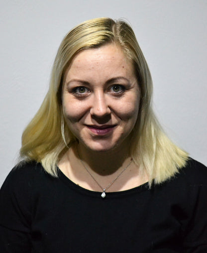 09218 Claudia haircut