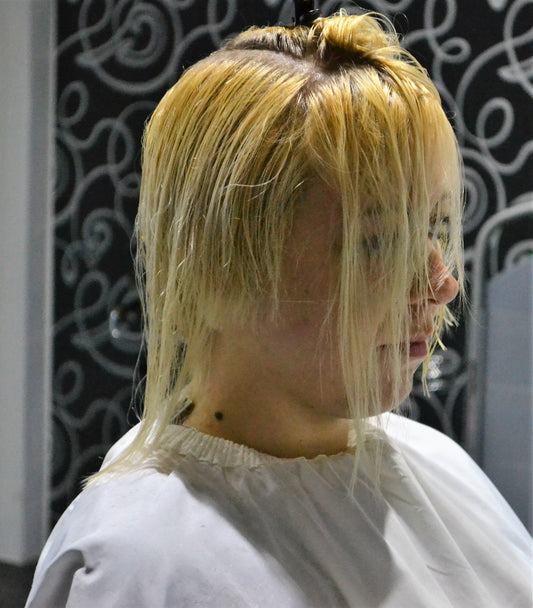 09218 Claudia haircut