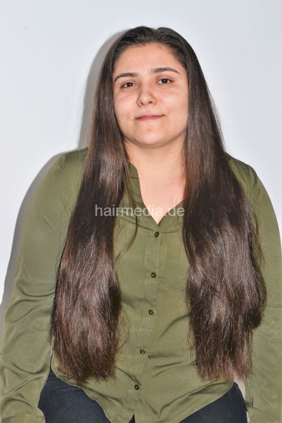 280419 Gulja bob haircut