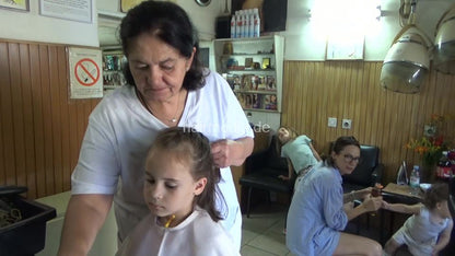 6229 DunjaP kid shampoo, haircut, blowdry mom controlled