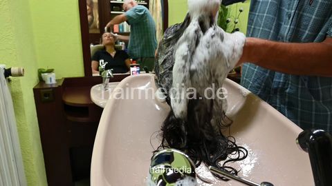 Emilia long hair backward shampoo and blow by barber - maincam