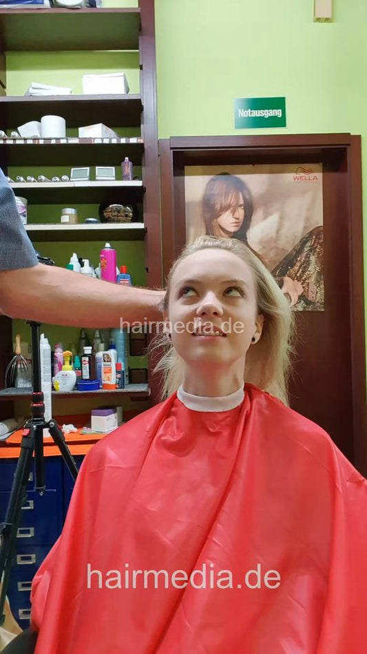 Emmi, teen 1  forward thick hair shampoo by barber - facecam