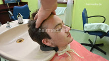 Load image into Gallery viewer, 2300 Hannes by salonbarber 1 backward shampooing tie closure pvc cape