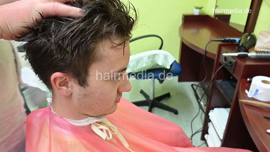 2300 Hannes by salonbarber 3 dryerhood multicape 3 capes yellow rubber and red vinyl cape
