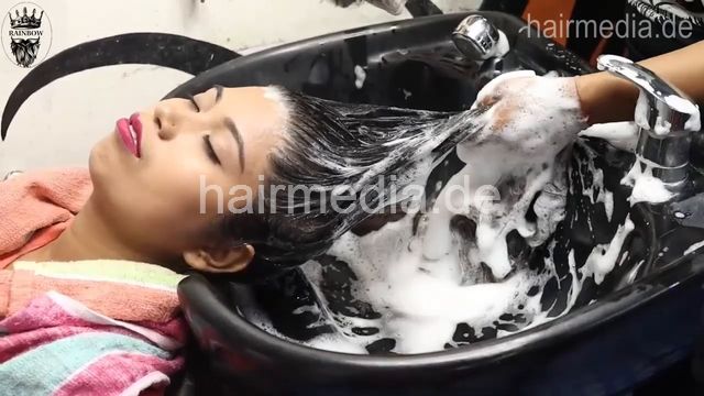 9149 Heavy Shampoo Backward At Salon Of Model A With Makeup