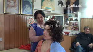 6224 HelenaK shampoo by barber, haircut and wetset metal rollers