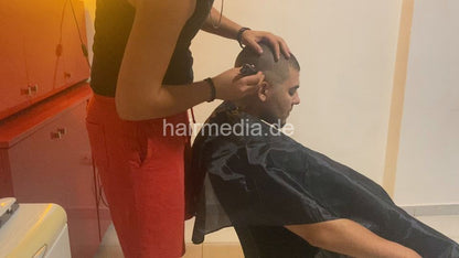 2032 Nikos Barber Chris 2 mtm haircut at home