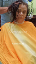 Cargar imagen en el visor de la galería, 2303 Igwioletta shampoo, care, haircut, style by salonbarber ASMR  vertical video