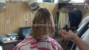 6224 Four girls: IvanaK shampoo cut and perm