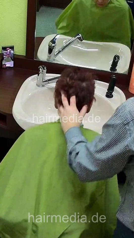 2303 short hair barberette JacquelineF 1 by salonbarber firm forward shampooing