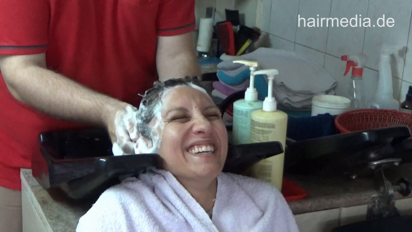 3003 JelenaM shampoo and cut by Serbian frizer