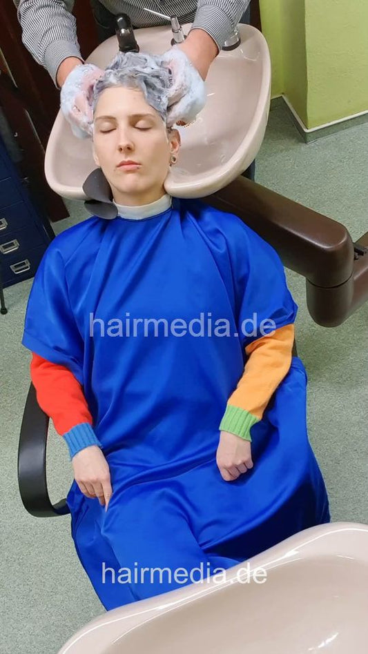 2305 Charlene 1 backward shampooing by barber topcam vertical video