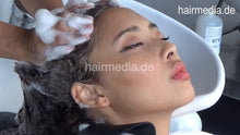 Laden Sie das Bild in den Galerie-Viewer, 359 Jessica A several shampooing backward, haircare and blow out - cam 2 extra