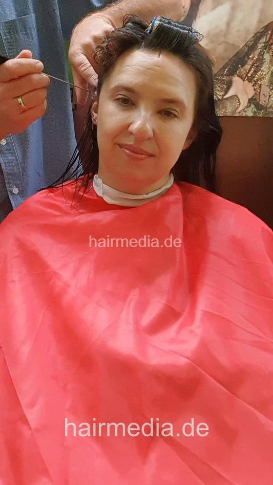 JuliaSchm 2 wetset mature lady by barber, metalrollers, hairnet - facecam