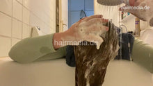 Laden Sie das Bild in den Galerie-Viewer, 1076 Klara self forward XXL hair over tub shampooing blow and style