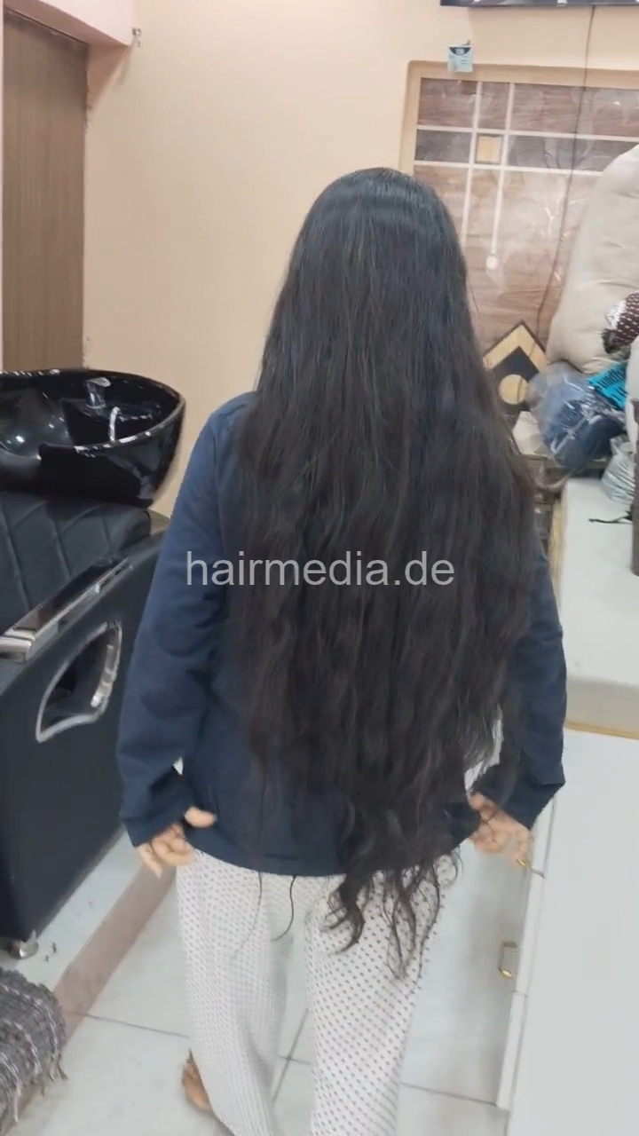 1242 Krisha And Naina Forward And Backward Hair Spa