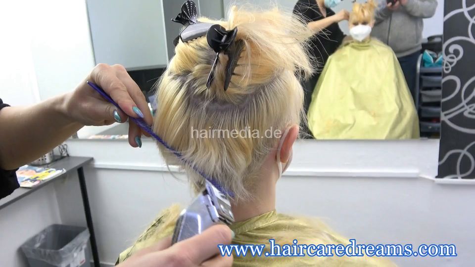 0521 Lara first day short haircut and bleaching