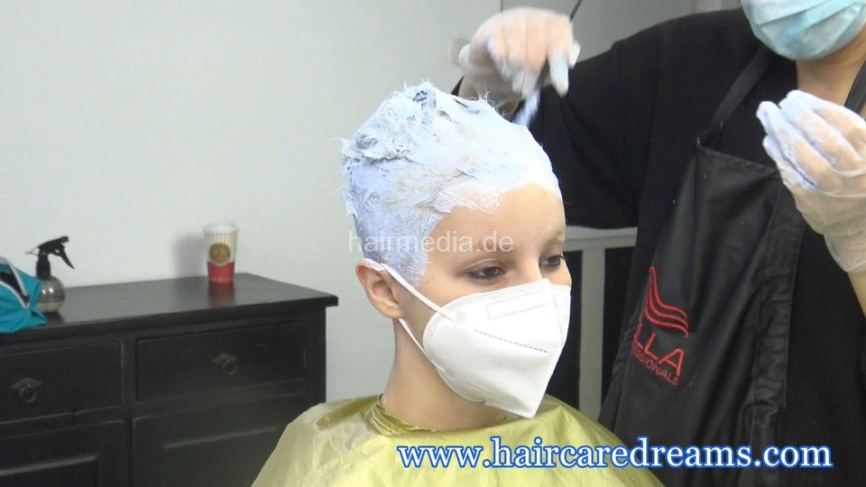0521 Lara first day short haircut and bleaching