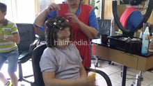 Charger l&#39;image dans la galerie, 6221 Ana Family: Lea young girl shampoo by barber and wetset