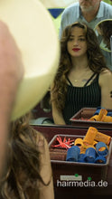 Cargar imagen en el visor de la galería, 2303 Barberette Leyla 2 by salonbarber and team wetset -vertical video
