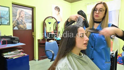 Leyla by Deborah backward shampooing