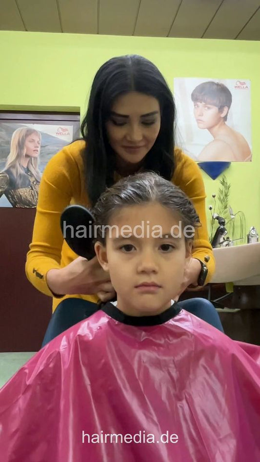 2308 Daughter Lia young girl blow out by mom - facecam vertical