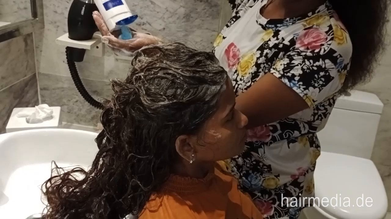 9149 Long Hair Backward Wash Of Model Shina by barber