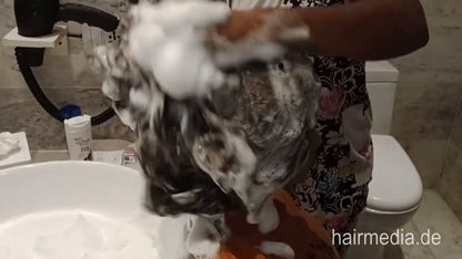 9149 Long Hair Backward Wash Of Model Shina by barber