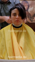 Laden Sie das Bild in den Galerie-Viewer, 1247 Magui by barber 4 haircut drycut and buzzcut Oster classic 76 vertical video
