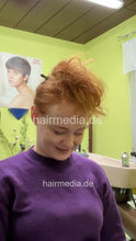 Cargar imagen en el visor de la galería, 6223 MariaMu redhead 1 by MichelleH 1 shampooing - vertical video